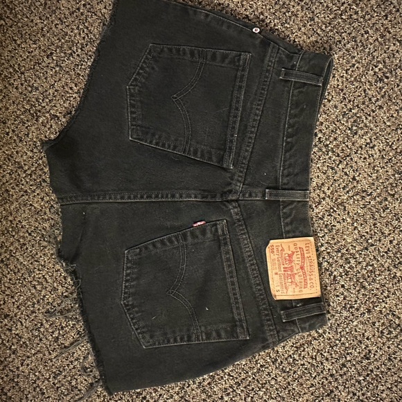 Levi 550 Black Shorts - Picture 2 of 4